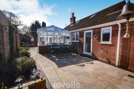 3 bedroom Bungalow for sale in Tetney Road, Humberston, DN36