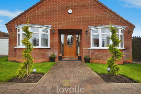 3 bedroom Bungalow for sale in Tetney Road, Humberston, DN36