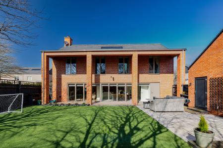 4 bedroom Detached house for sale in The Birches, Humberston, DN36