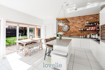 4 bedroom Detached house for sale in The Birches, Humberston, DN36