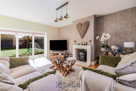 4 bedroom Detached house for sale in The Birches, Humberston, DN36