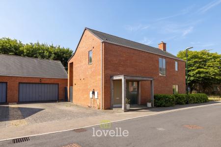 4 bedroom Detached house for sale in The Birches, Humberston, DN36