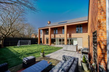 4 bedroom Detached house for sale in The Birches, Humberston, DN36