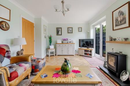 3 bedroom Semi-detached house for sale in Winter Gardens Close, Cleethorpes, DN35