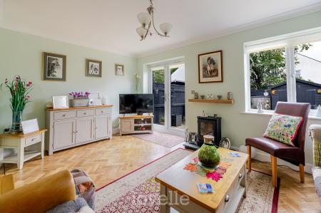 3 bedroom Semi-detached house for sale in Winter Gardens Close, Cleethorpes, DN35