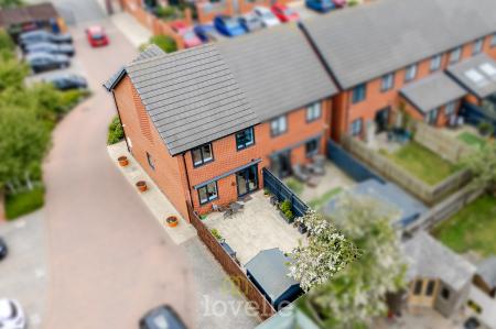 3 bedroom Semi-detached house for sale in Winter Gardens Close, Cleethorpes, DN35