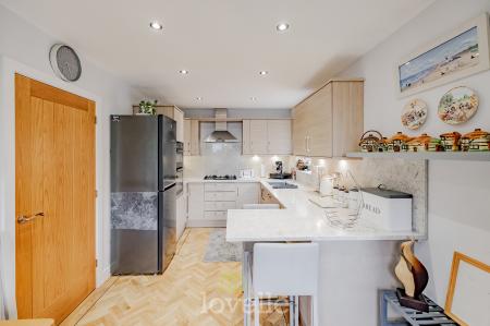 3 bedroom Semi-detached house for sale in Winter Gardens Close, Cleethorpes, DN35