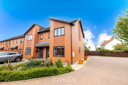 3 bedroom Semi-detached house for sale in Winter Gardens Close, Cleethorpes, DN35
