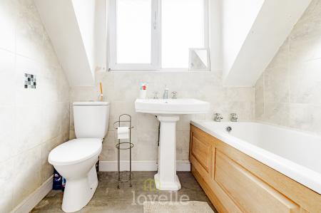 5 bedroom Detached house for sale in North Sea Lane, Humberston, DN36