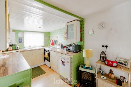 2 bedroom Chalet for sale in Humberston Fitties, Humberston, DN36