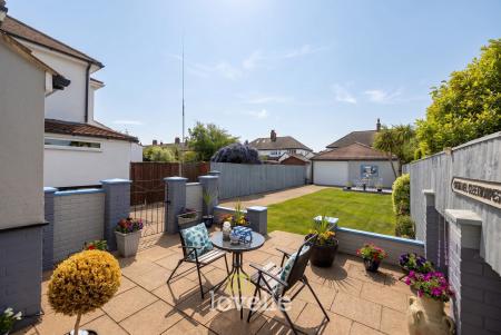 3 bedroom Semi-detached house for sale in Queens Parade, Cleethorpes, DN35