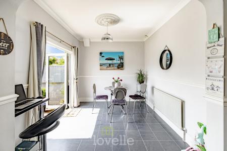 3 bedroom Semi-detached house for sale in Queens Parade, Cleethorpes, DN35