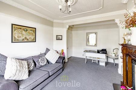 3 bedroom Semi-detached house for sale in Queens Parade, Cleethorpes, DN35