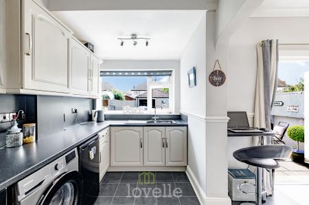 3 bedroom Semi-detached house for sale in Queens Parade, Cleethorpes, DN35