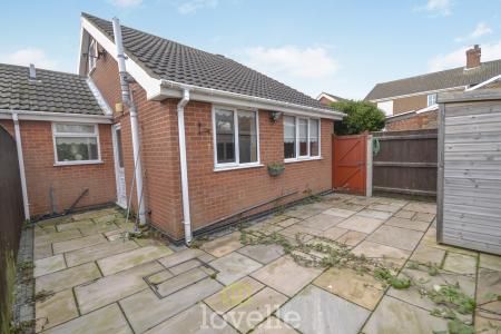 2 bedroom Bungalow for sale in Suggitts Court, Cleethorpes, DN35