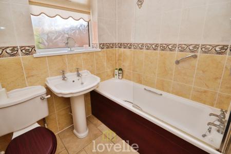 2 bedroom Bungalow for sale in Suggitts Court, Cleethorpes, DN35