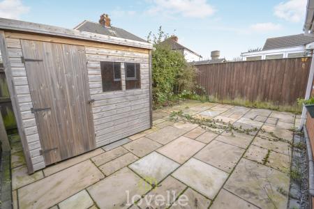 2 bedroom Bungalow for sale in Suggitts Court, Cleethorpes, DN35