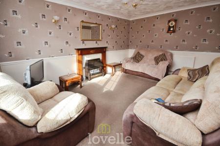 2 bedroom Bungalow for sale in Suggitts Court, Cleethorpes, DN35