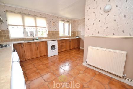 2 bedroom Bungalow for sale in Suggitts Court, Cleethorpes, DN35