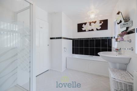 3 bedroom Detached bungalow for sale in Aldrich Road, Cleethorpes, DN35