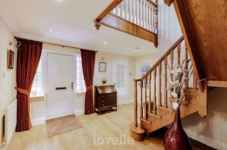 5 bedroom Detached house for sale in Park Lane, Cleethorpes, DN35