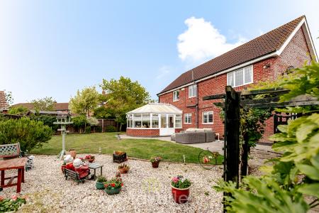 5 bedroom Detached house for sale in Park Lane, Cleethorpes, DN35