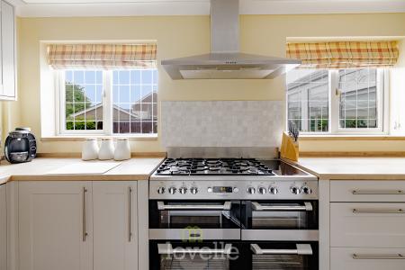 5 bedroom Detached house for sale in Park Lane, Cleethorpes, DN35