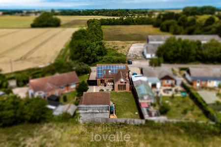 4 bedroom Bungalow for sale in Duckthorpe Lane, Marshchapel, DN36