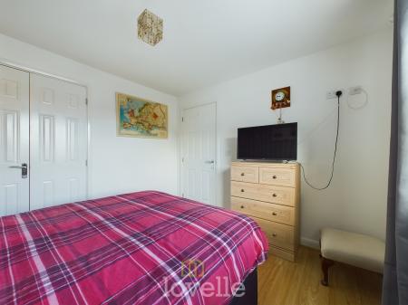 2 bedroom Semi-detached bungalow for sale in Hawthorne Road, Humberston, DN36