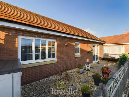 2 bedroom Semi-detached bungalow for sale in Hawthorne Road, Humberston, DN36