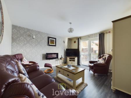 2 bedroom Semi-detached bungalow for sale in Hawthorne Road, Humberston, DN36