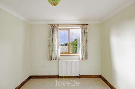 6 bedroom Detached house for sale in Swaby Close, Marshchapel, DN36