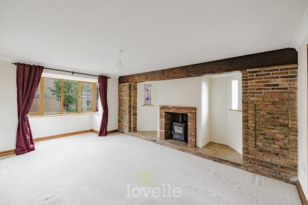 6 bedroom Detached house for sale in Swaby Close, Marshchapel, DN36