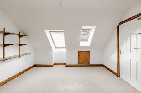 6 bedroom Detached house for sale in Swaby Close, Marshchapel, DN36