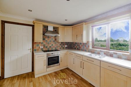 6 bedroom Detached house for sale in Swaby Close, Marshchapel, DN36