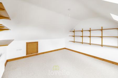 6 bedroom Detached house for sale in Swaby Close, Marshchapel, DN36