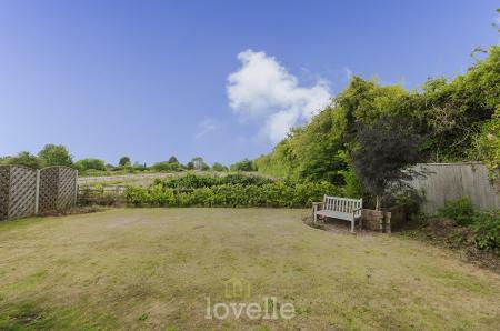 6 bedroom Detached house for sale in Swaby Close, Marshchapel, DN36