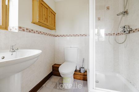 6 bedroom Detached house for sale in Swaby Close, Marshchapel, DN36