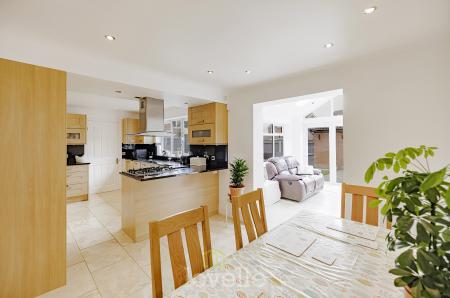 4 bedroom Detached house for sale in Arden Village, Cleethorpes, DN35