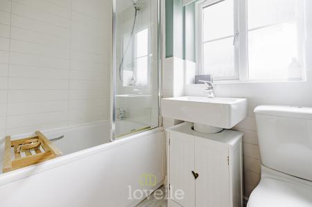 3 bedroom Semi-detached house for sale in Peterson Drive, New Waltham, DN36