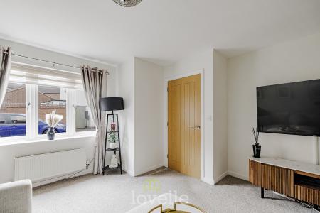 3 bedroom Semi-detached house for sale in Peterson Drive, New Waltham, DN36