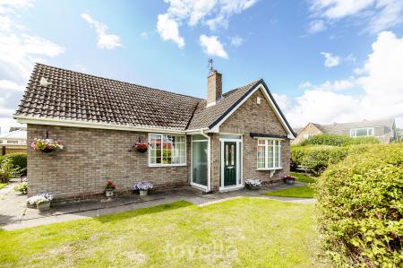3 bedroom Bungalow for sale in North Sea Lane, Humberston, DN36