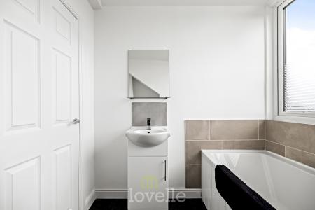 3 bedroom Town house for sale in Beach View Court ,Norfolk Lane, Cleethorpes, DN35