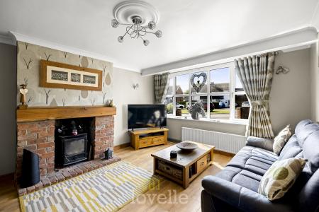 4 bedroom Semi-detached house for sale in Hurst Lea Drive, Humberston, DN36