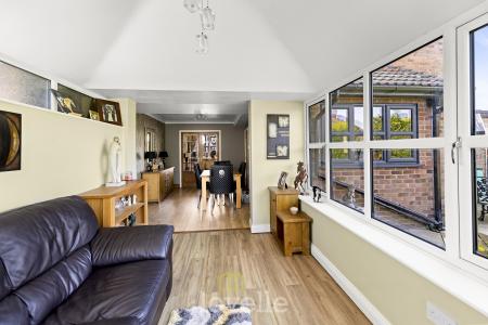 4 bedroom Semi-detached house for sale in Hurst Lea Drive, Humberston, DN36