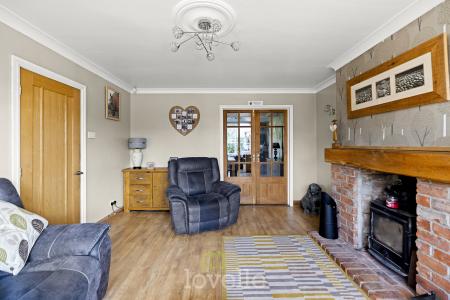 4 bedroom Semi-detached house for sale in Hurst Lea Drive, Humberston, DN36