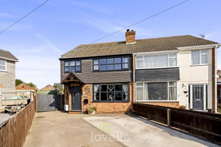 4 bedroom Semi-detached house for sale in Hurst Lea Drive, Humberston, DN36