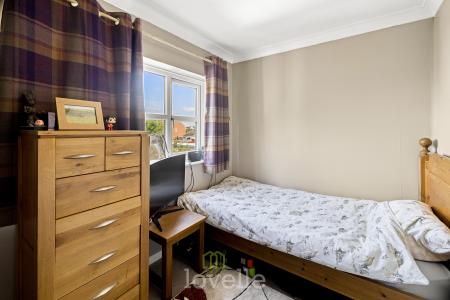 4 bedroom Semi-detached house for sale in Hurst Lea Drive, Humberston, DN36