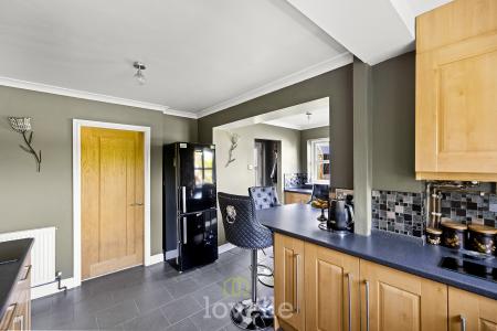 4 bedroom Semi-detached house for sale in Hurst Lea Drive, Humberston, DN36