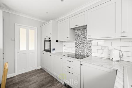 2 bedroom Semi-detached bungalow for sale in Philip Grove, Cleethorpes, DN35